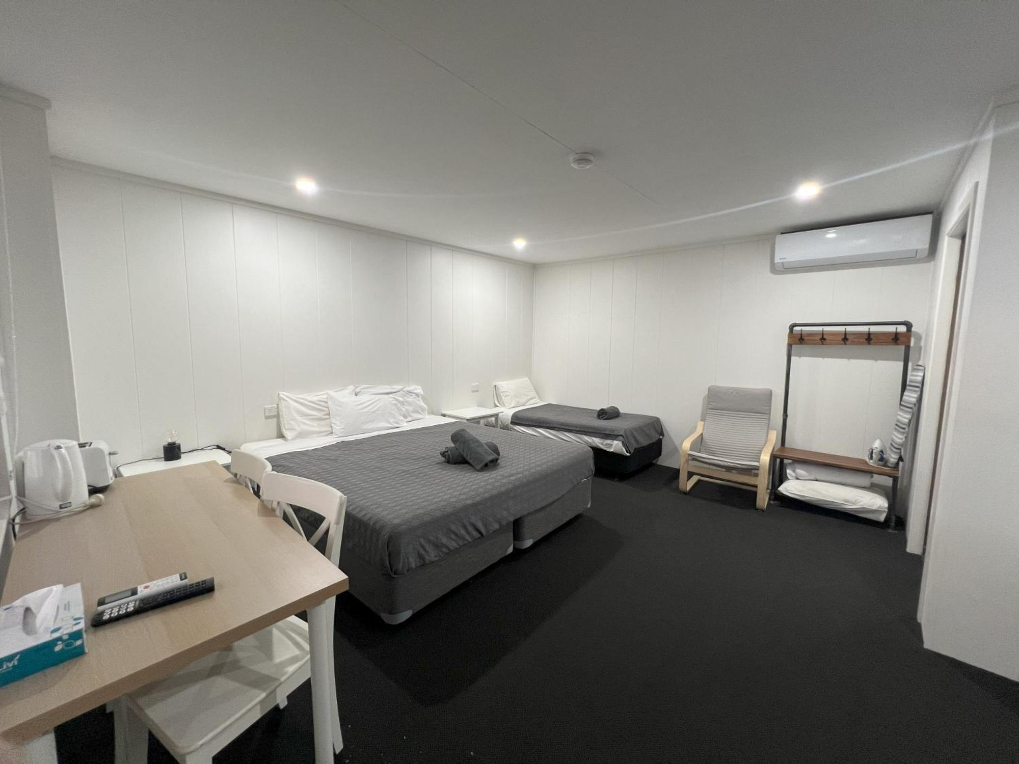 Abajaz Motel-Central-King Bed-Shaded Parking Longreach Exteriör bild