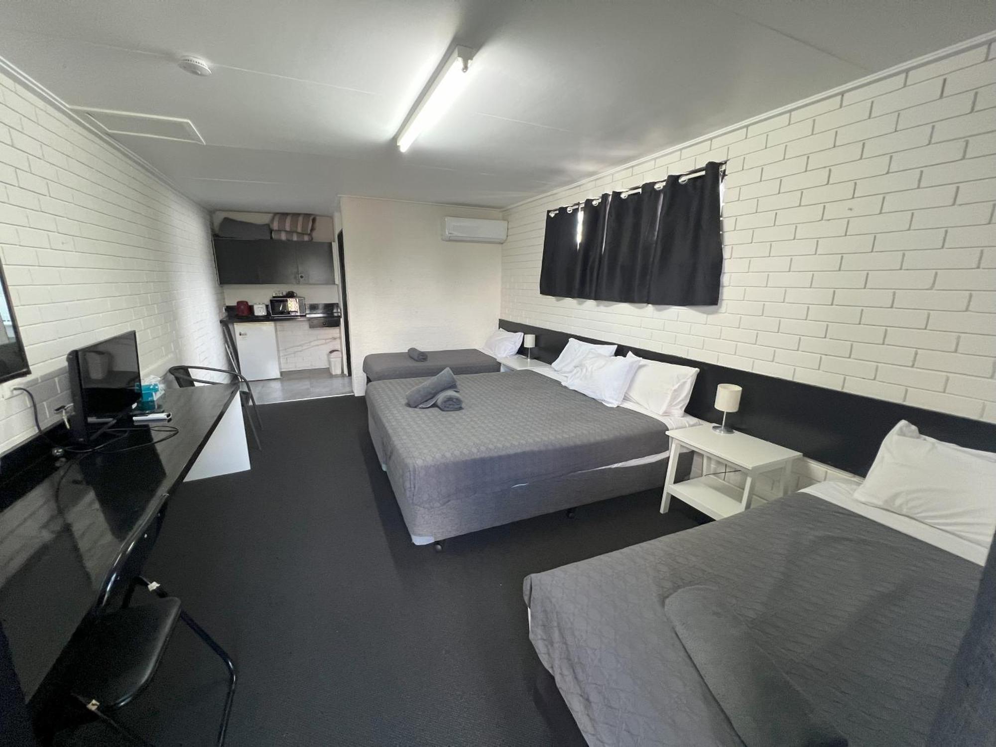 Abajaz Motel-Central-King Bed-Shaded Parking Longreach Exteriör bild