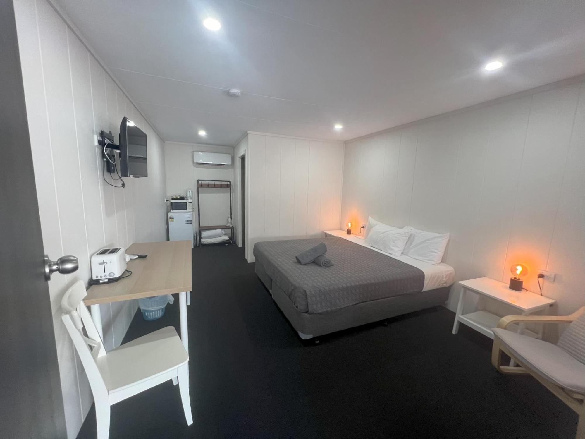 Abajaz Motel-Central-King Bed-Shaded Parking Longreach Exteriör bild