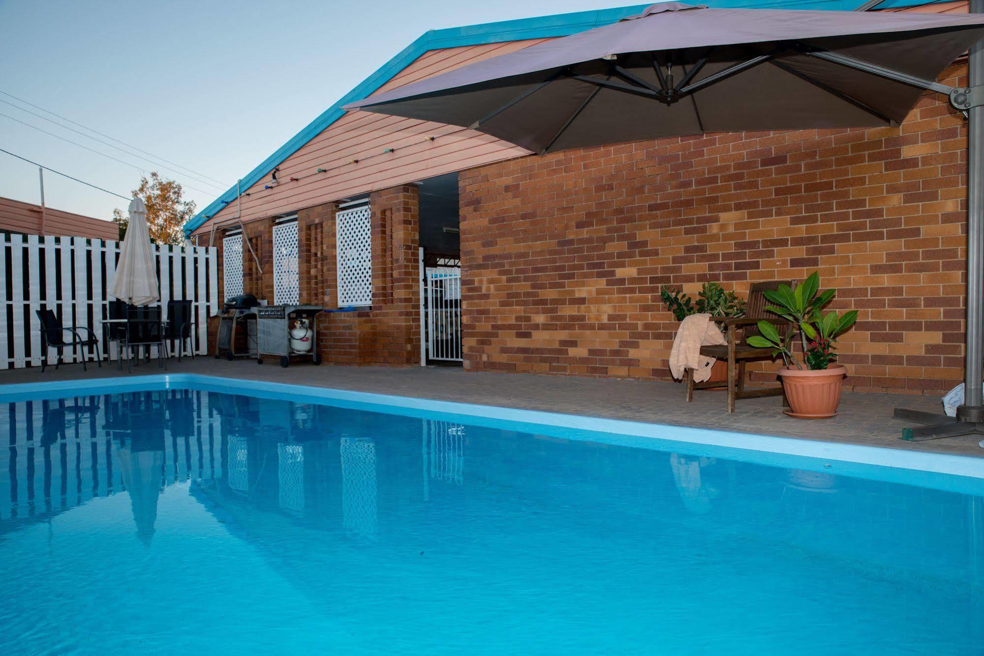 Abajaz Motel-Central-King Bed-Shaded Parking Longreach Exteriör bild